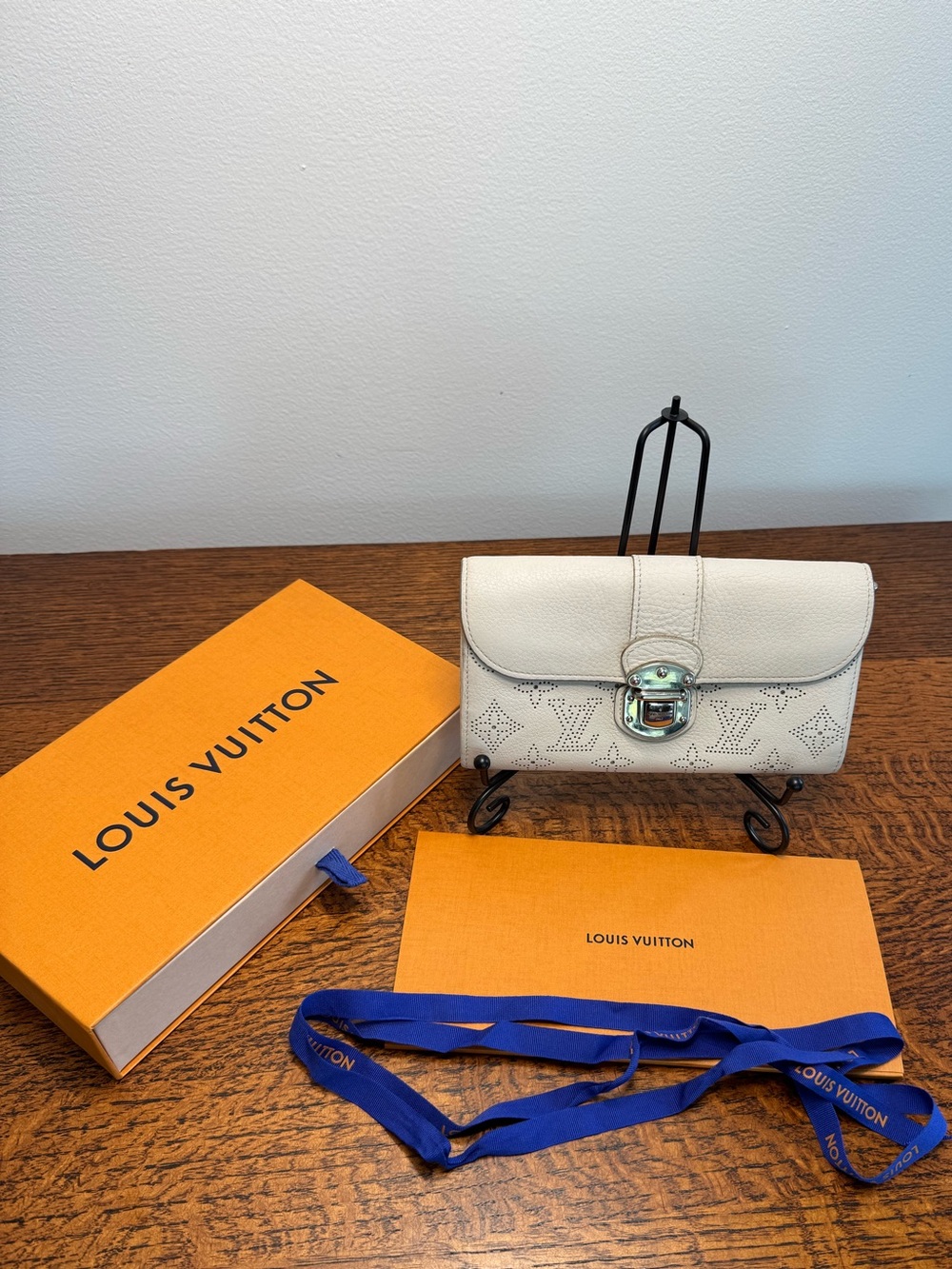 Louis Vuitton Mahina Iris Long Wallet w/Box and COA